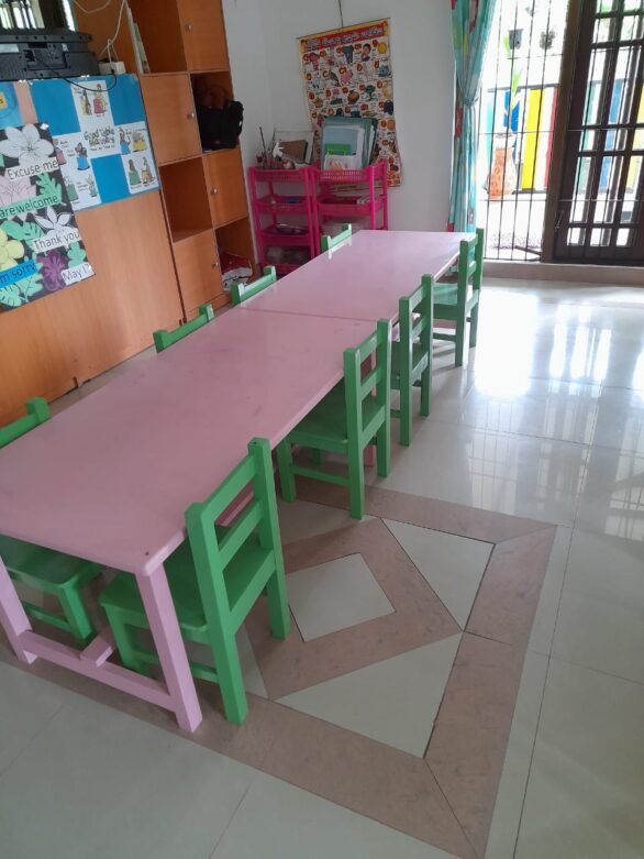 Kids tables and chairs - Image 3